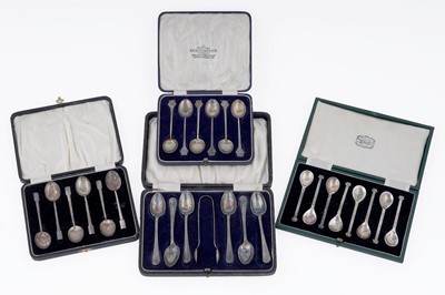 Lot 175 - Art Deco silver coffee spoons and teaspoons