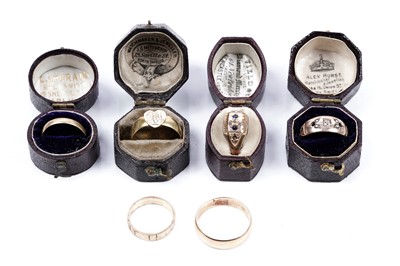 Lot 45 - A selection of rings
