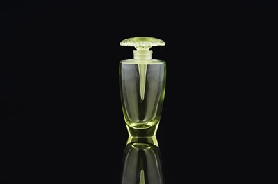 Lot 639 - A Lalique 'Bucolique' green scent bottle