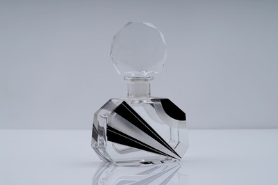 Lot 625 - An Art Deco scent bottle