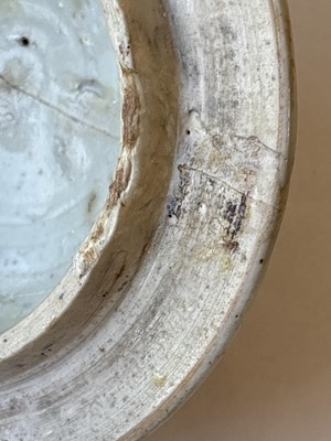 Lot 816 - A Chinese Wucai jar and cover