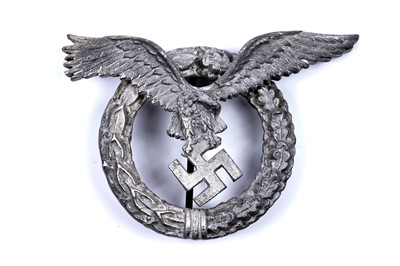 Lot 727 - A German Second World War Luftwaffe pilot's badge