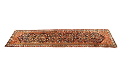 Lot 1001 - An early 20th Century Persian hand-made Farahan runner