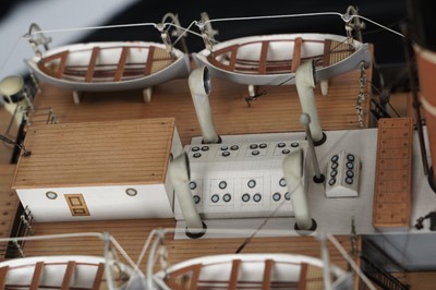 Lot 612 - A fine quality shipbuilders scale model of the turbine steam ship ‘Cairnglen’