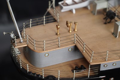 Lot 612 - A fine quality shipbuilders scale model of the turbine steam ship ‘Cairnglen’