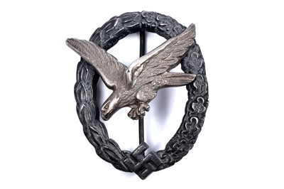 Lot 737 - A cased German Second World War Air Gunner Flight Engineer war badge