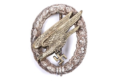 Lot 741 - A German Second World War Parachutist's war badge
