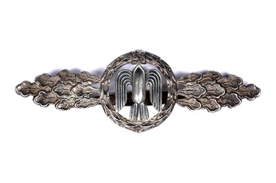 Lot 747 - A cased German Second World War Bomber Bar Clasp badge