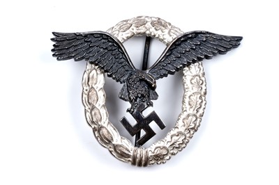 Lot 753 - A German Second World War Luftwaffe Pilot's War badge