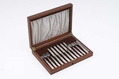 Lot 392 - An early 20th Century canteen of dessert knives and forks