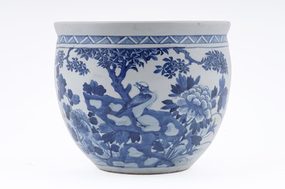 Lot 248 - An early 20th Century Chinese blue and white jardinière