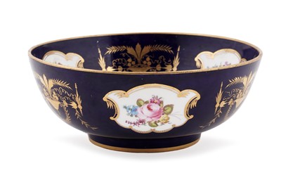 Lot 298 - A Royal Crown Derby bowl