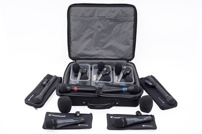 Lot 457 - A selection of microphones