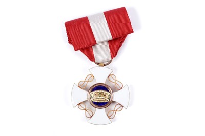 Lot 593 - Italian cased First World War Order of the Crown