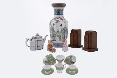 Lot 289 - A Shelley six serving tea set; a Castleford style teapot; and other items