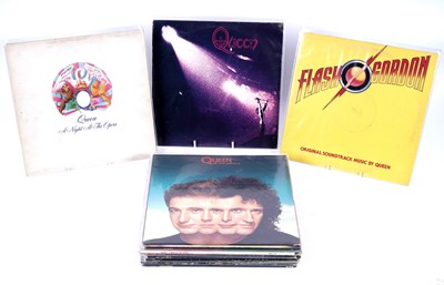 Lot 336 - Vinyl albums by Queen