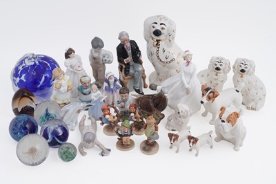 Lot 285 - A selection of assorted figurines