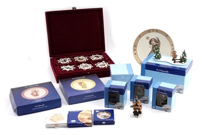 Lot 362 - A large collection of Hummel Goebel figures