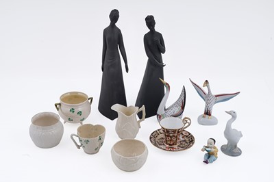 Lot 297 - A collection of ceramics