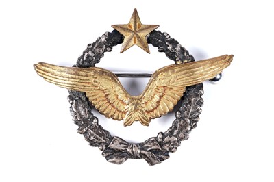 Lot 688 - French First World War or later post-war Pilot's badge