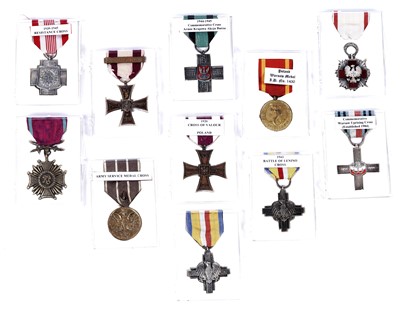 Lot 651 - Polish medals and badges