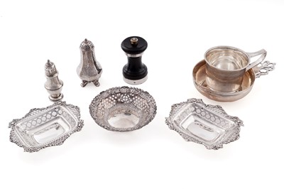 Lot 315 - A mixed lot