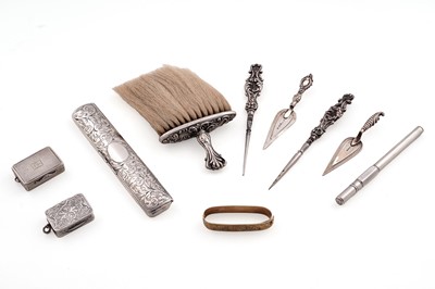 Lot 339 - An Edwardian/George V engraved silver case; and other items