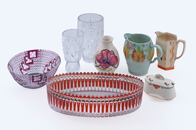 Lot 385 - A selection of glassware and ceramics