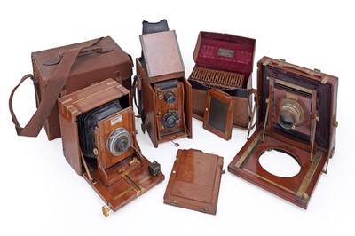 Lot 386 - A collection of three Edwardian plate cameras