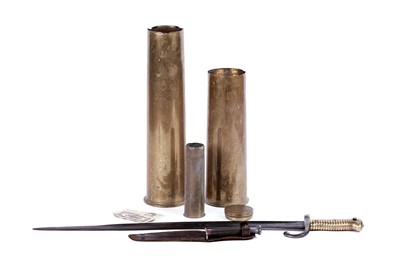 Lot 561 - A selection of Militaria collectables