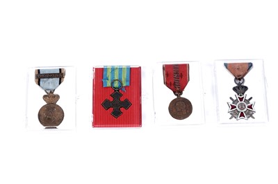 Lot 588 - A selection of Romanian medals