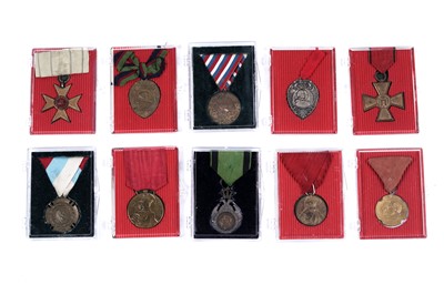 Lot 635 - A selection of Serbian medals