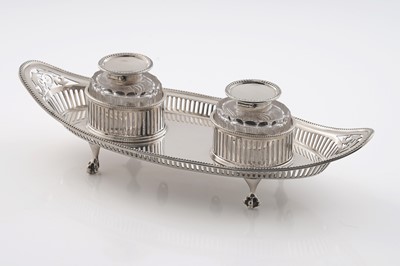Lot 130 - A George V silver inkstand