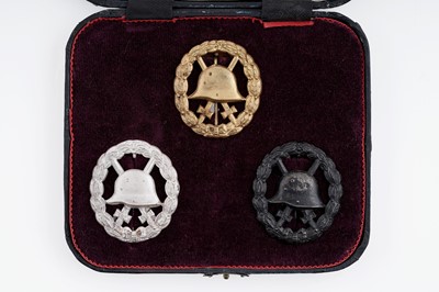 Lot 774 - Three German First World War 1914 wound badges