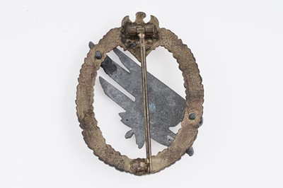 Lot 783 - A German Second World War Army Parachutist's Badge