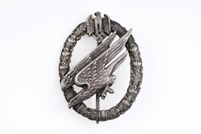 Lot 790 - A German Second World War Paratrooper's badge