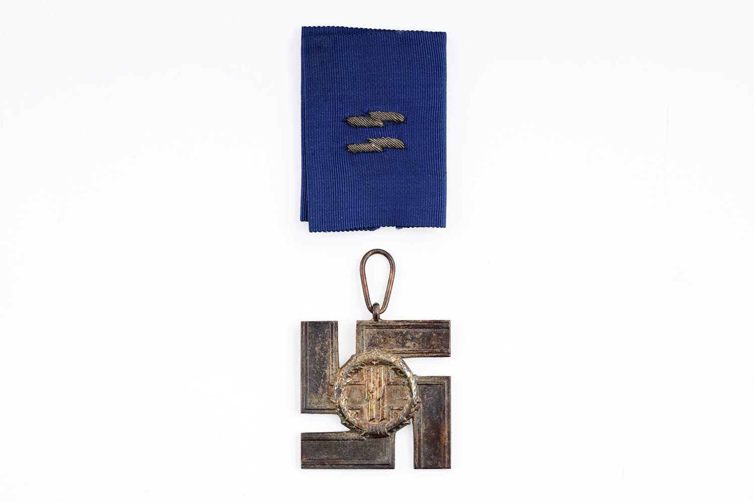 Lot 1015 - A German Third Reich Long Service Award