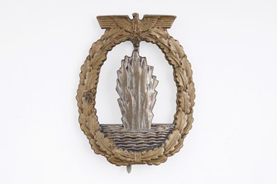 Lot 806 - A German Second World War Kriegsmarine Minesweeper War badge