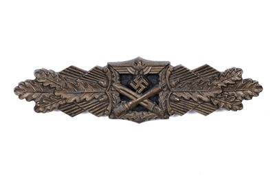 Lot 832 - A German Second World War Close Combat Clasp