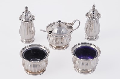 Lot 281 - A George V 1920's silver cruet set