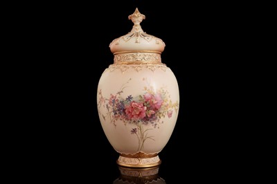 Lot 378 - A large Royal Worcester potpourri vase and cover