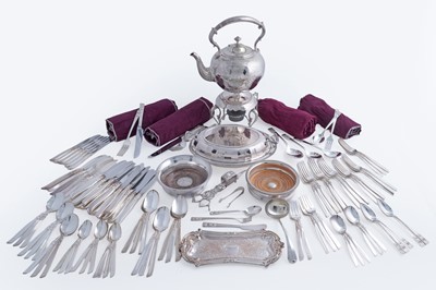 Lot 412 - A selection of silverplate including: Onieda Community ‘South Sea’ and ‘Coronation’ pattern cutlery