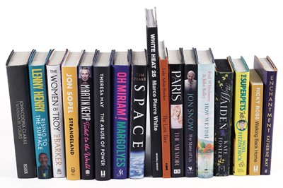 Lot 530 - A selection of signed edition books