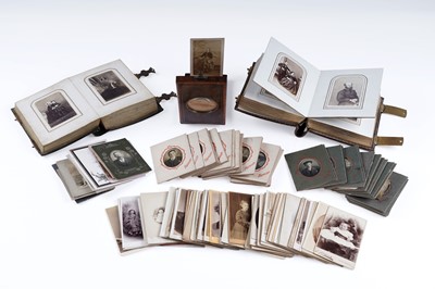 Lot 709 - Late 19th Century Carte de Visite photographs; and graphoscope viewer