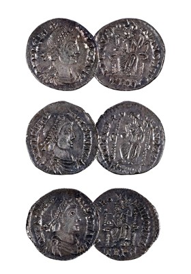 Lot 372 - Three Roman coins: Magnus Maximus Siliqua, Trier