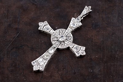 Lot 939 - A diamond crucifix pendant