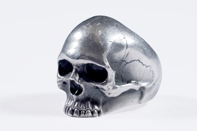 Lot 491 - Keith Richards inspired silver The Death Head Skull ring