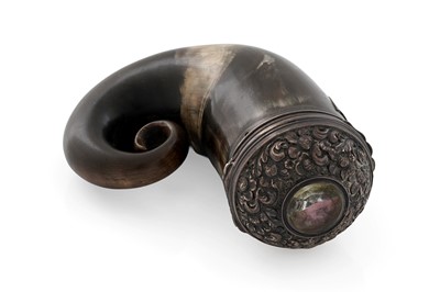 Lot 679 - A George IV/William IV Scottish silver mounted curly horn snuff mull