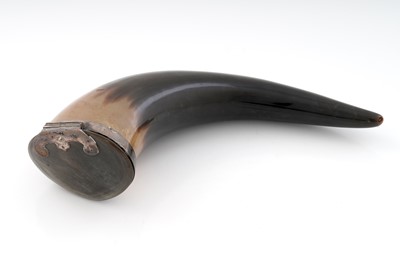 Lot 682 - A late Victorian Scottish silver mounted cow horn snuff mull