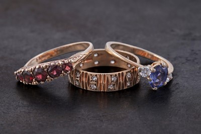 Lot 103 - Three gemstone and gold rings